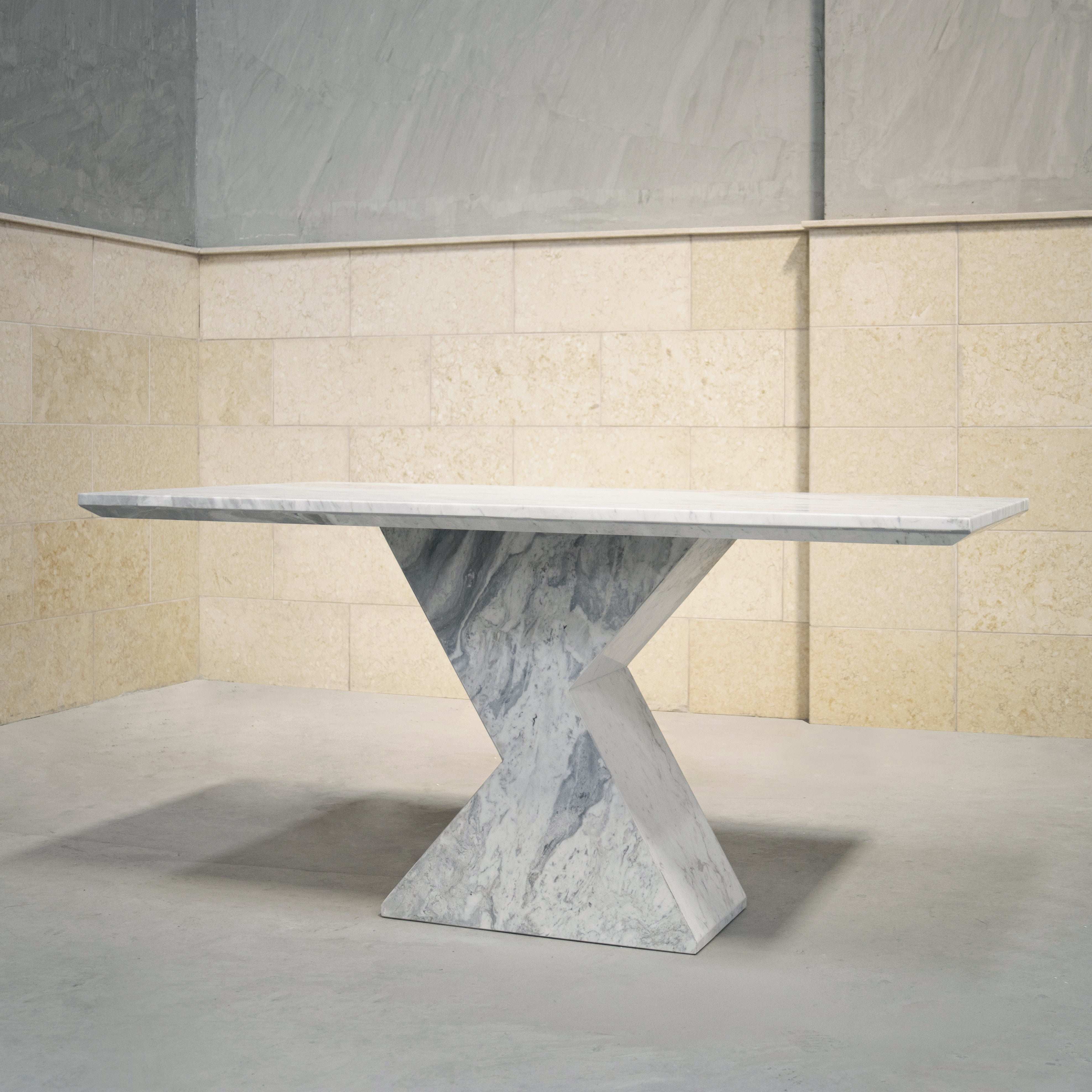 BLOOM DINING TABLE - Marbeya Charm