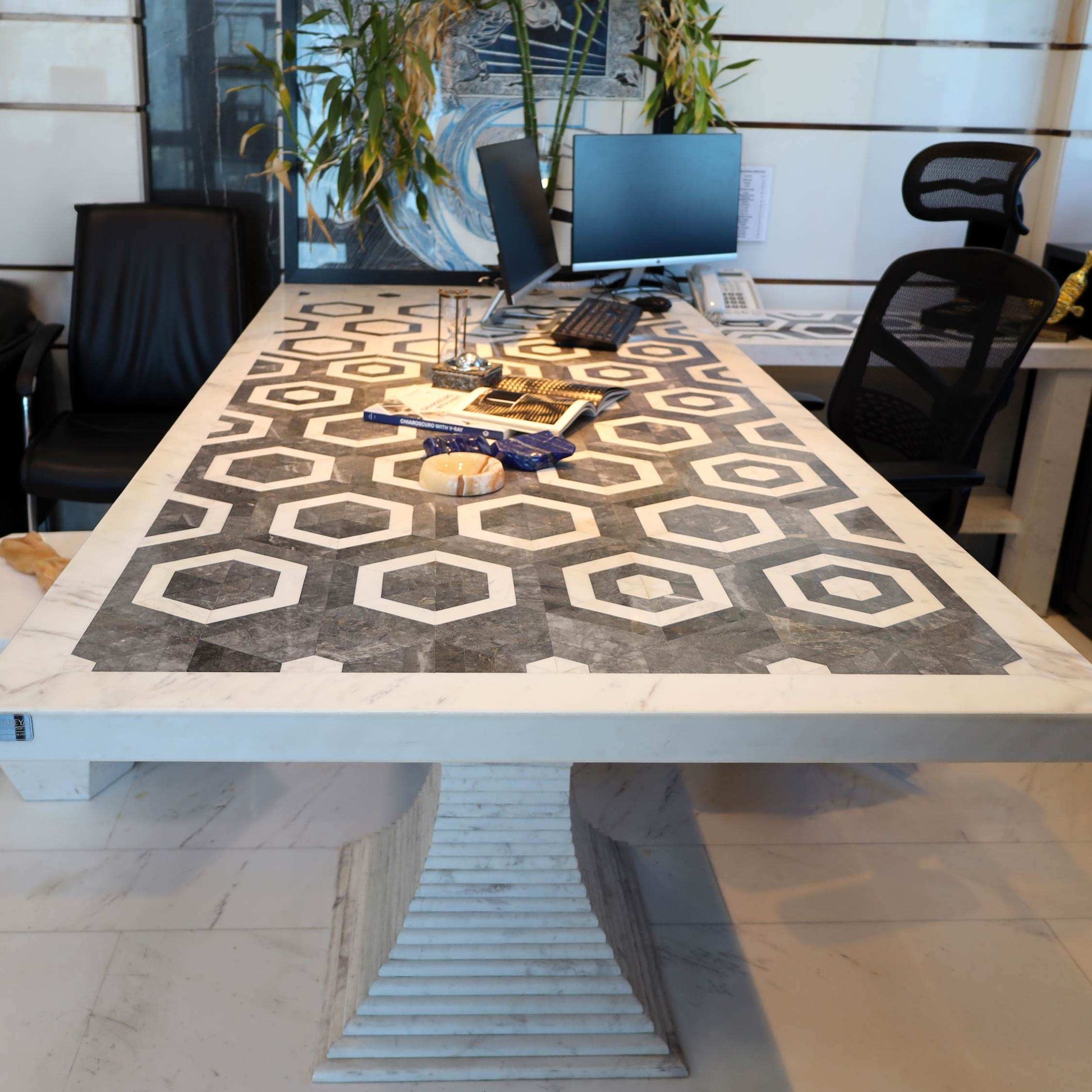 VITTORIA MANAGER MARBLE DESK - Marbeya Charm