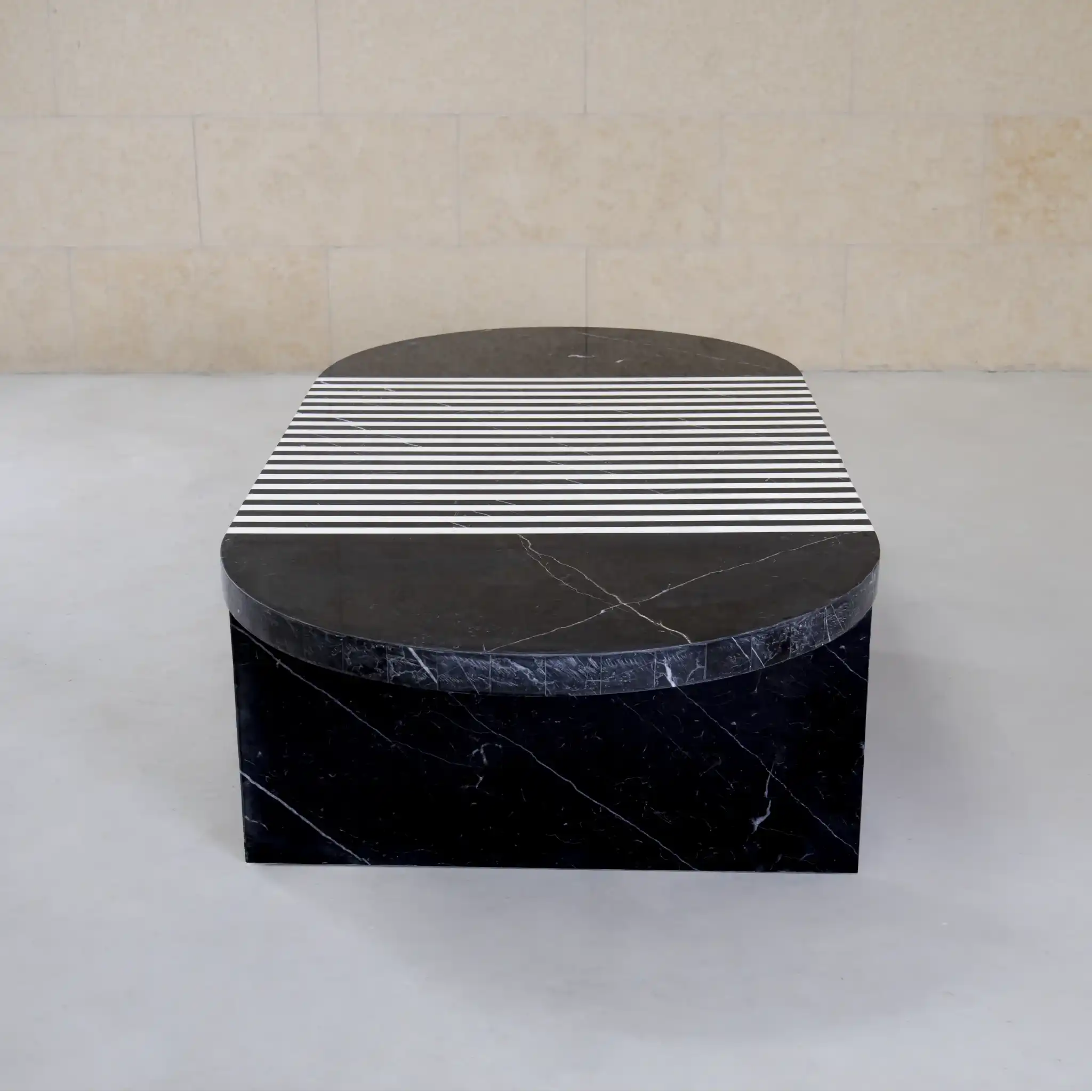 ZIBRESSE OVAL COFFEE TABLE