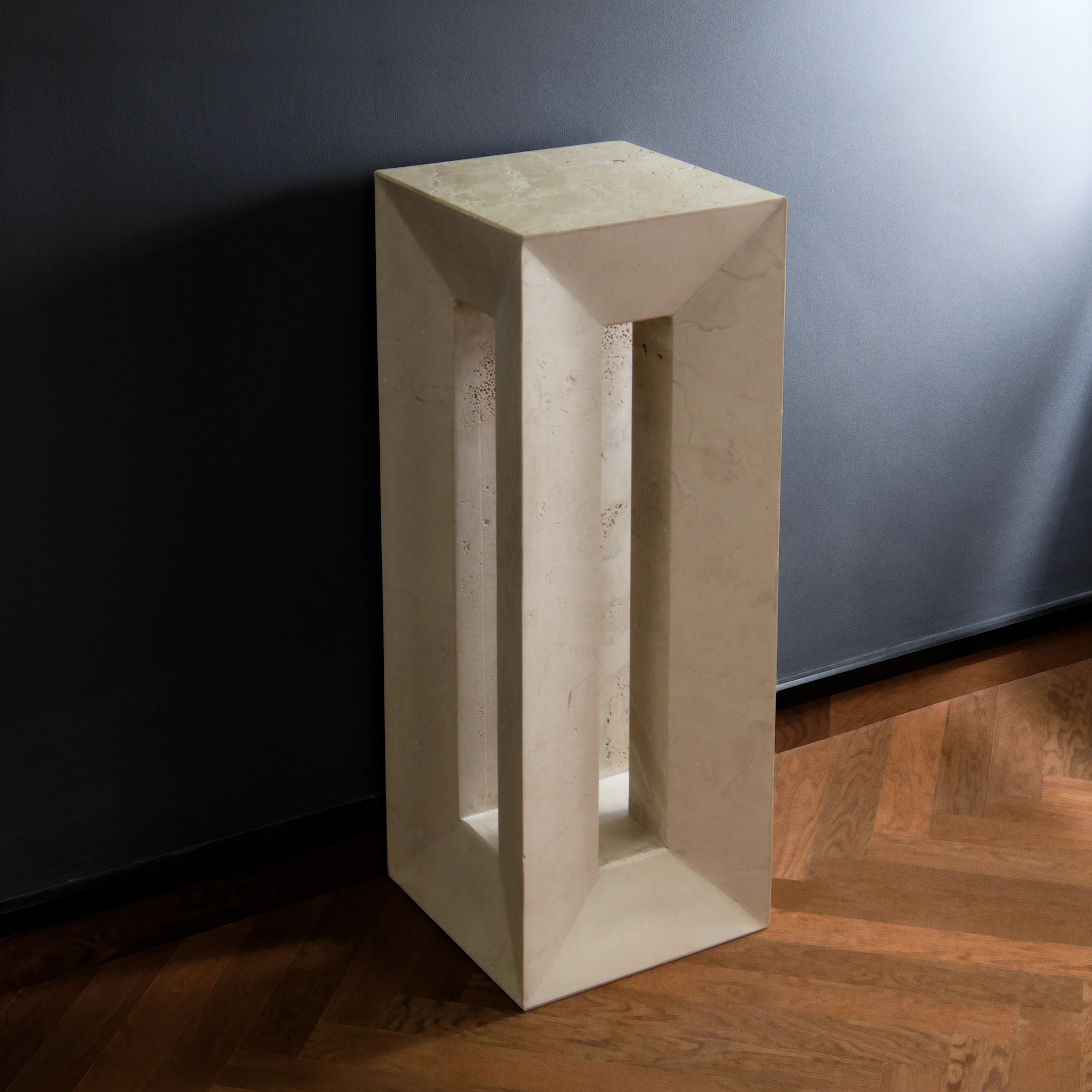 Cavo Travertine Plinth