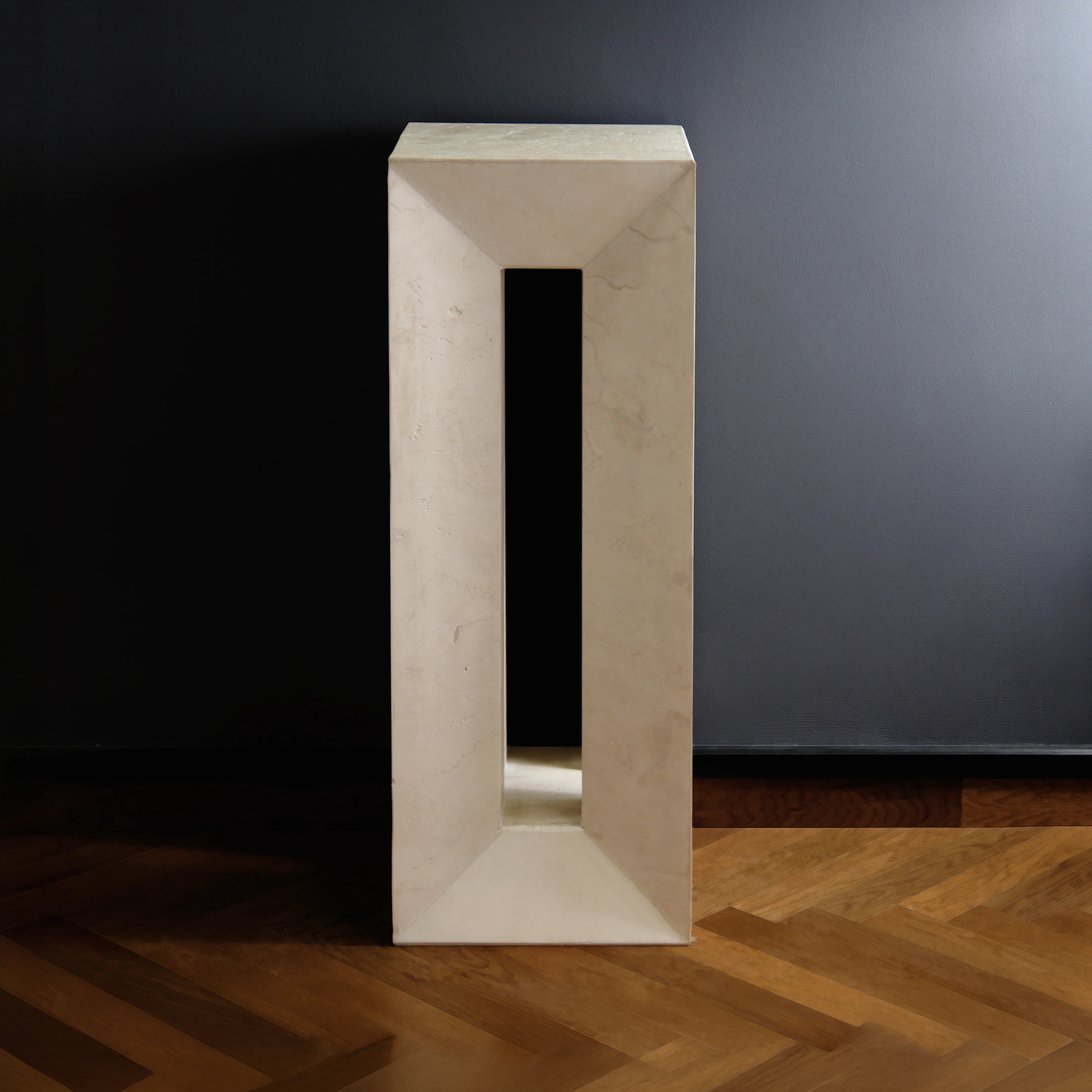 Cavo Travertine Plinth