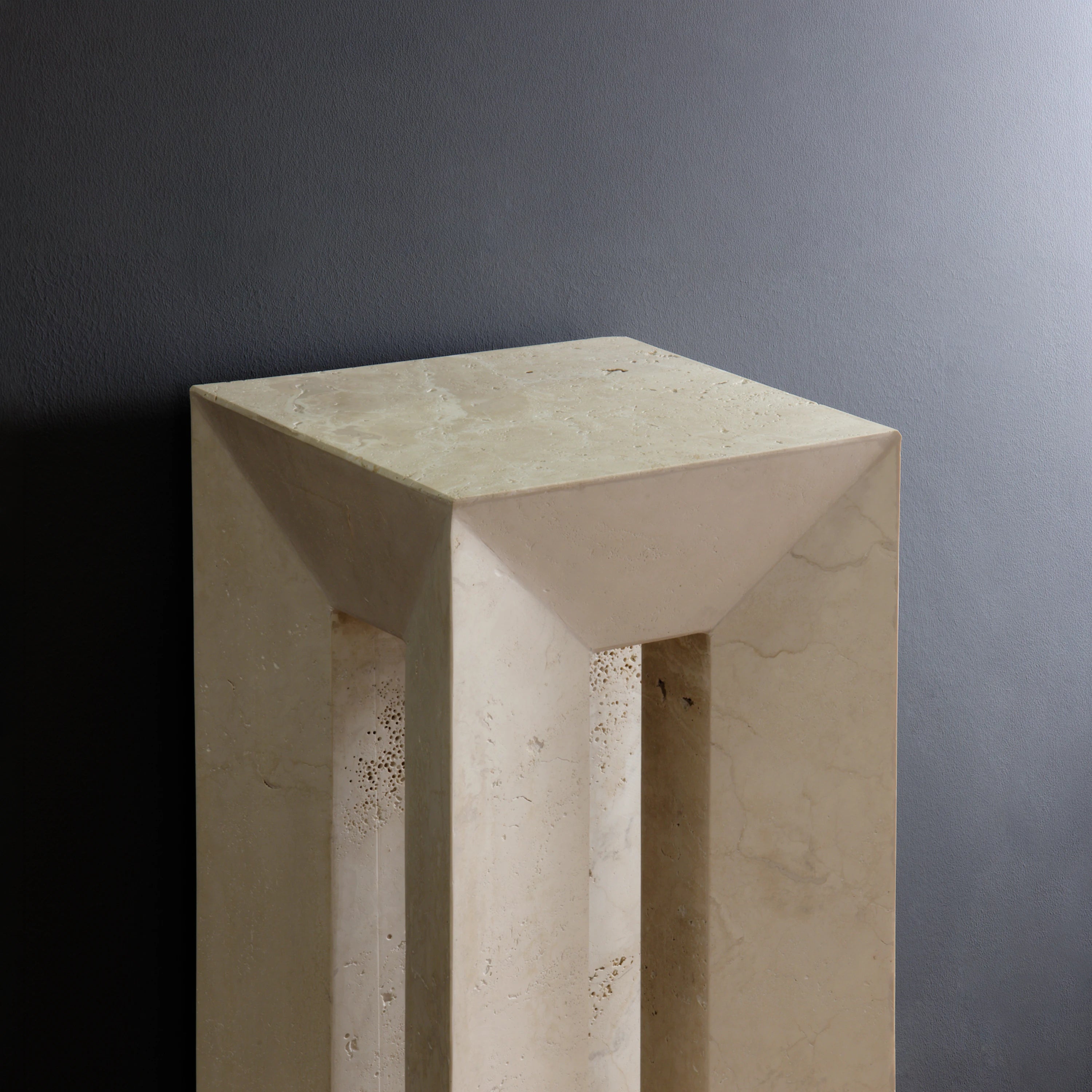 Cavo Travertine Plinth