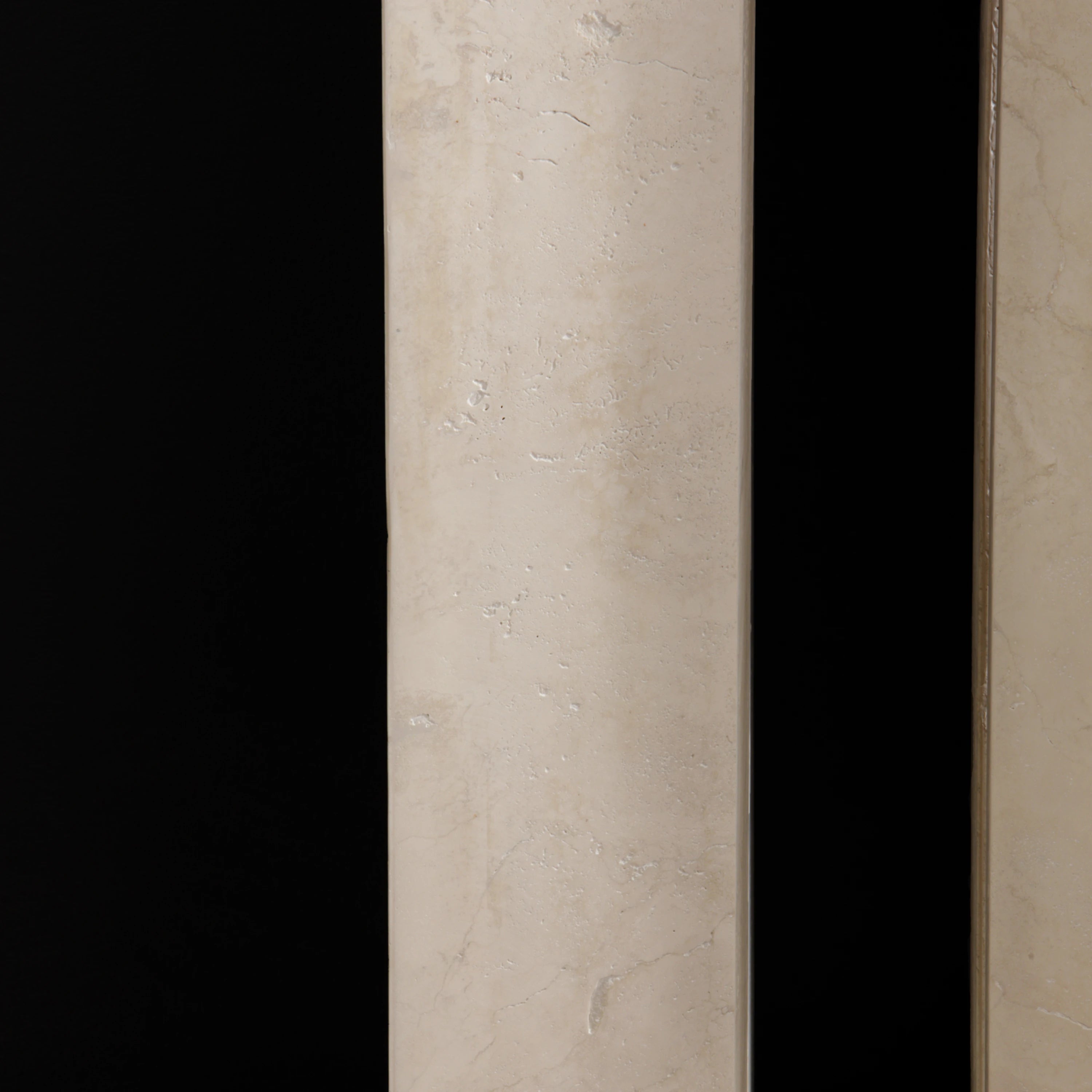 Cavo Travertine Plinth