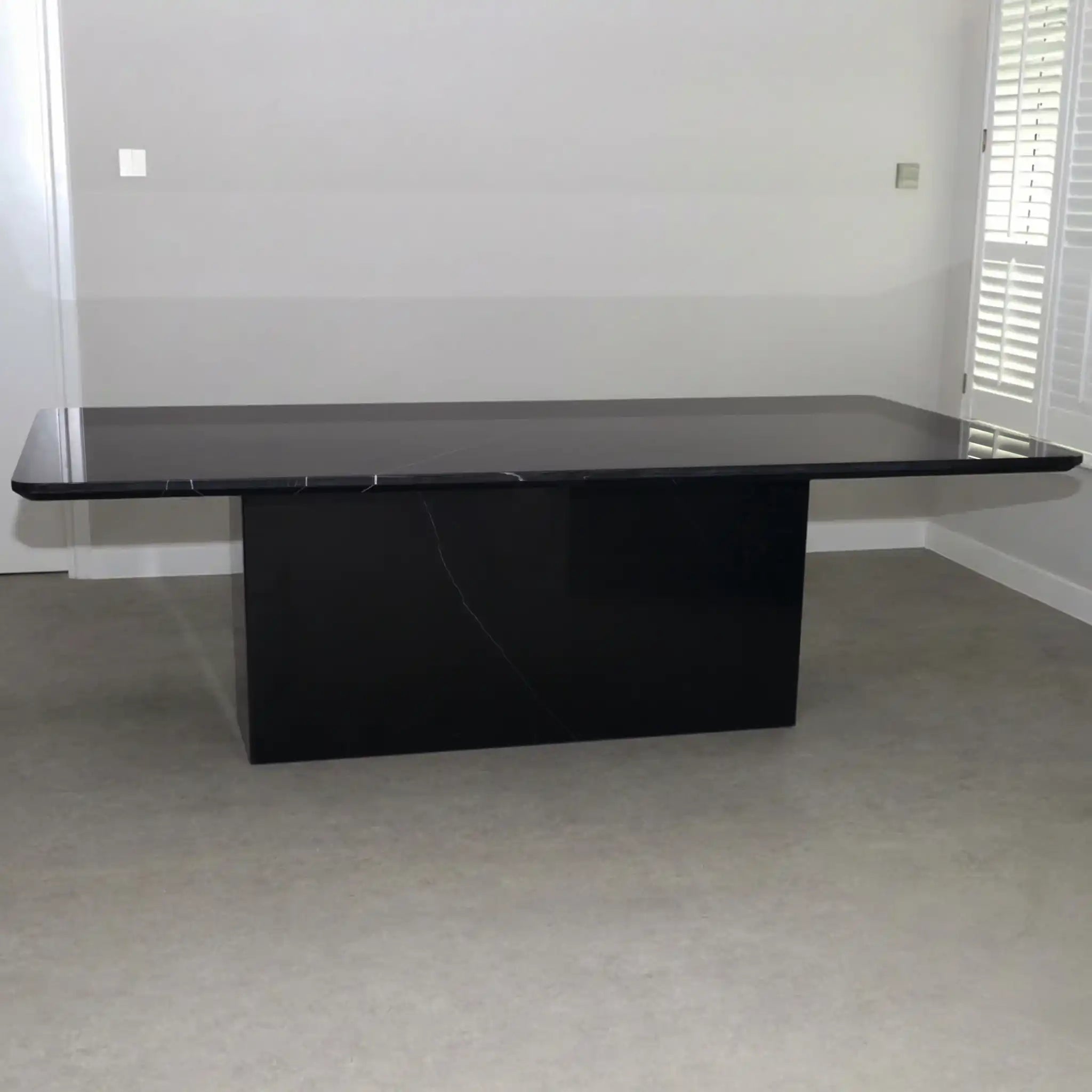 NERO VELUTO MARBLE DINING TABLE