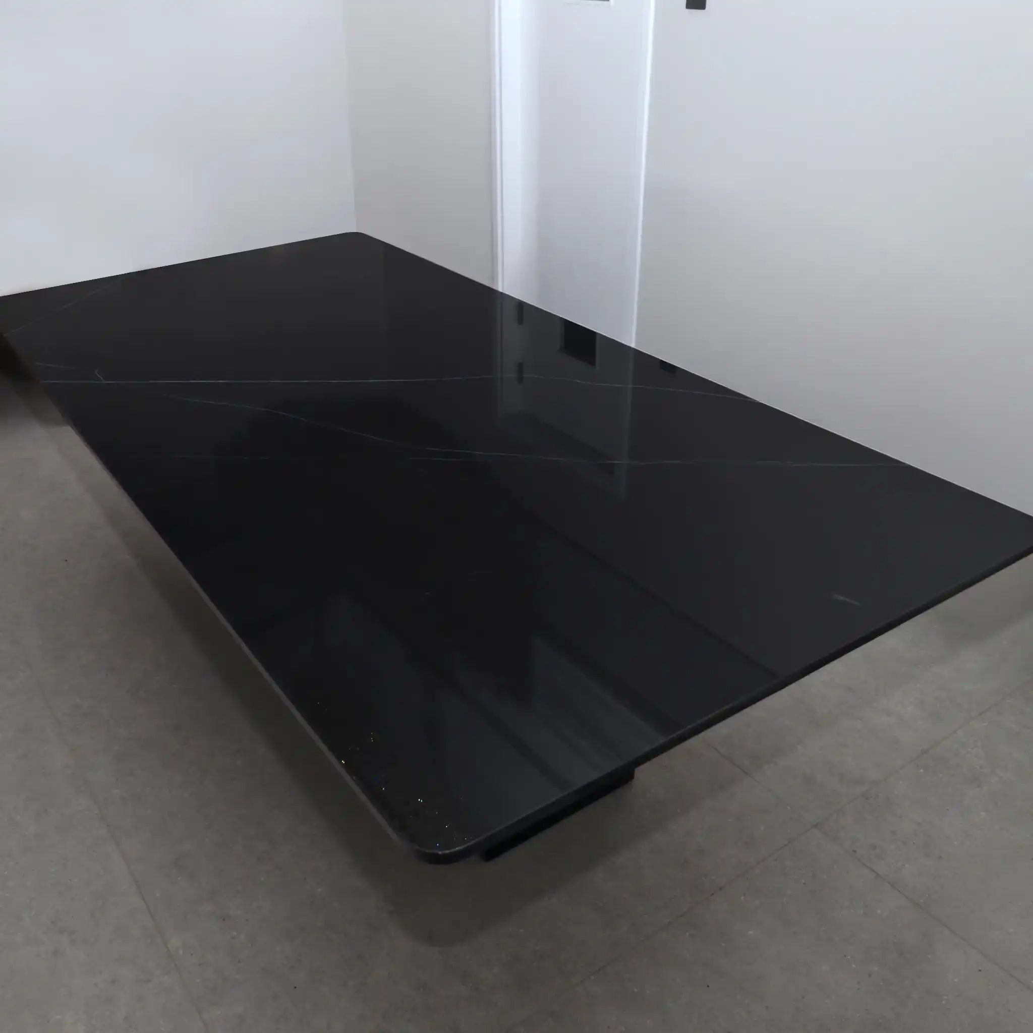 NERO VELUTO MARBLE DINING TABLE