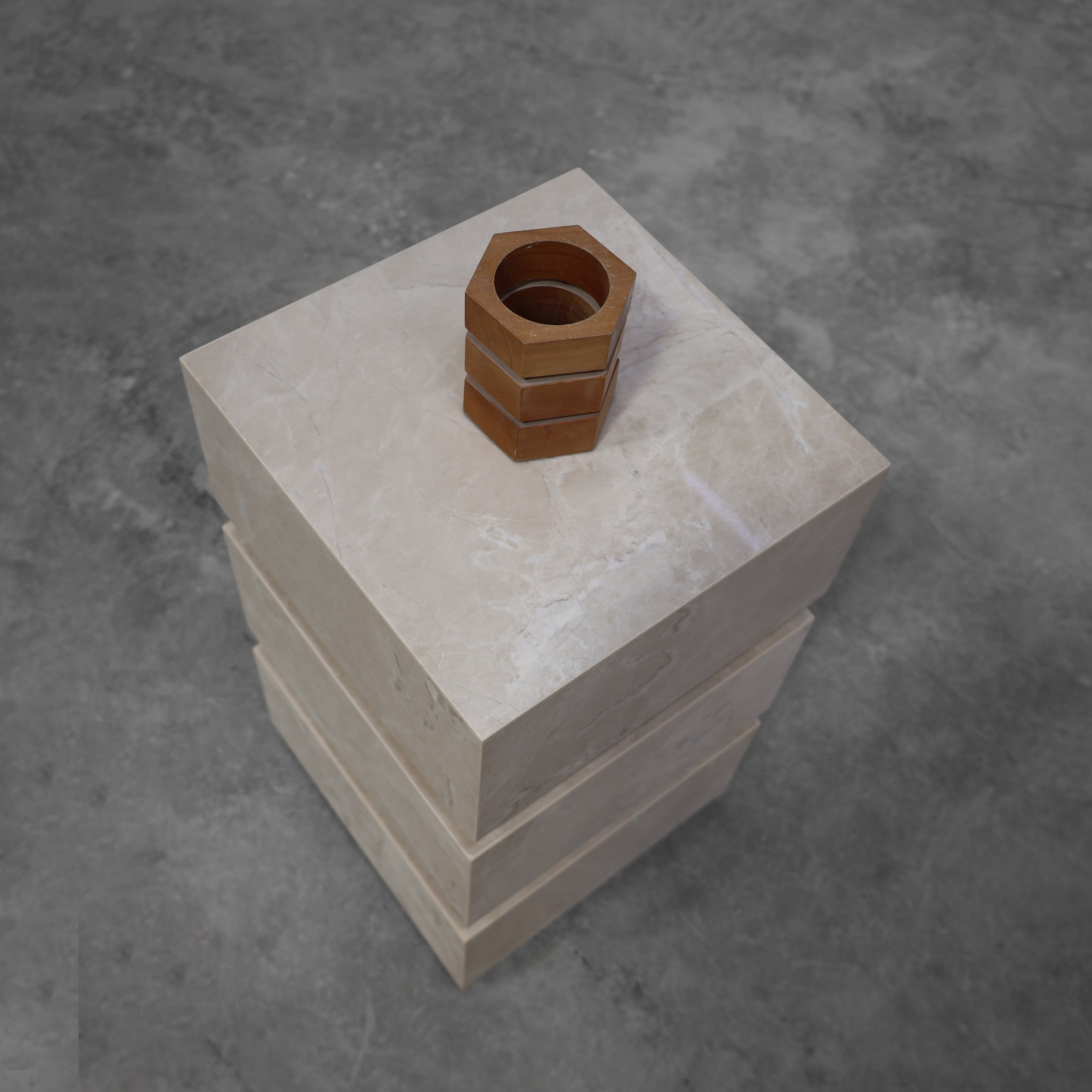 REDA SIDE TABLE