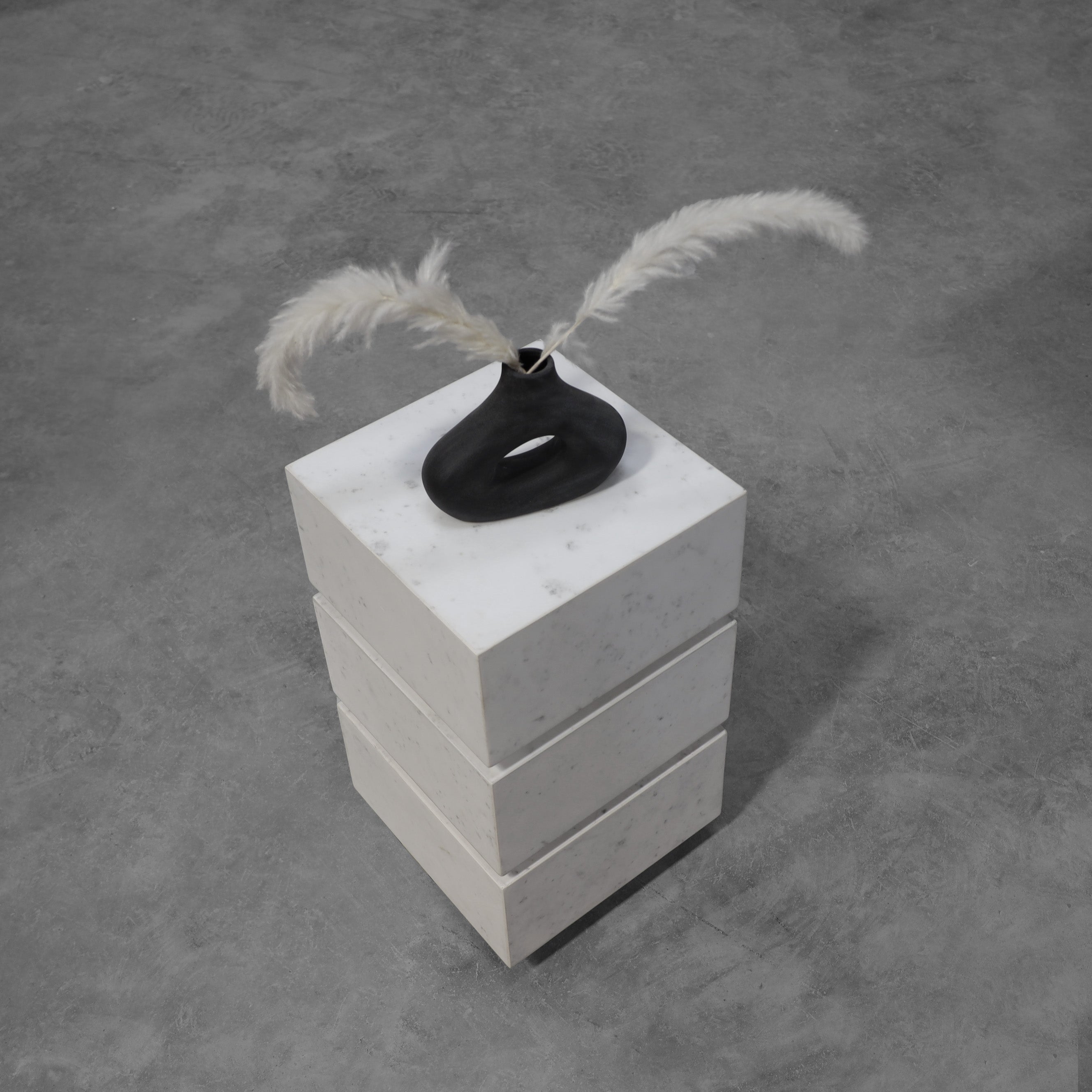 REDA SIDE TABLE
