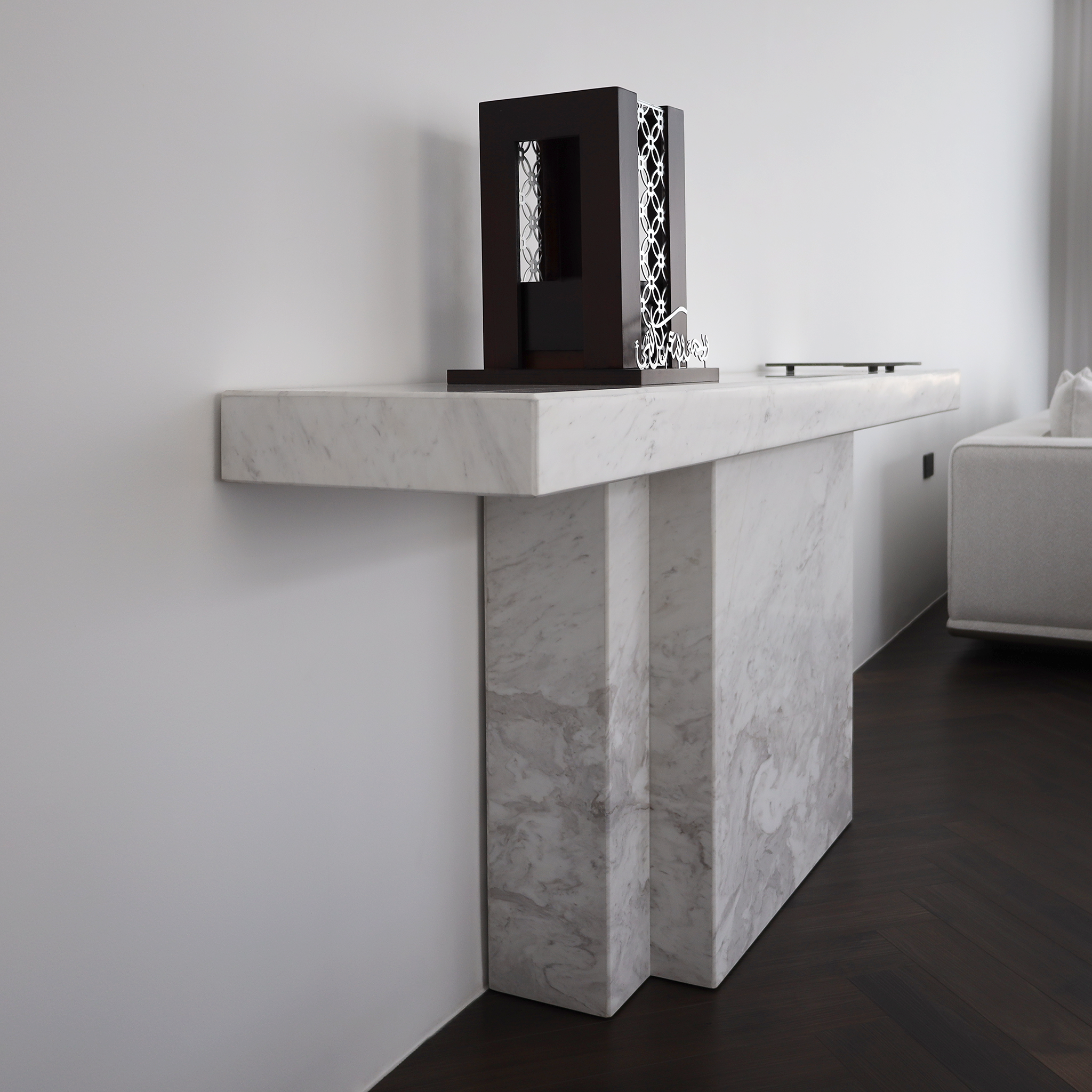 VERONA CONSOLE TABLE