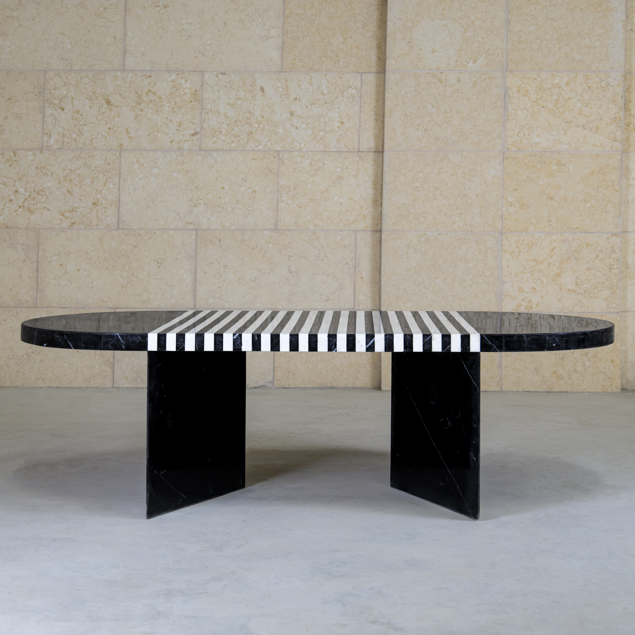 ZIBRESSE OVAL COFFEE TABLE
